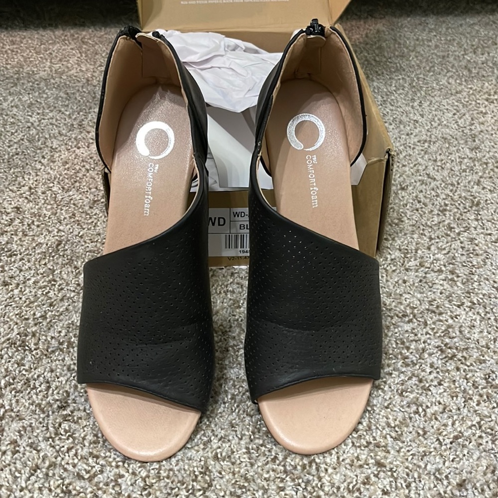 Journee Collection shoes